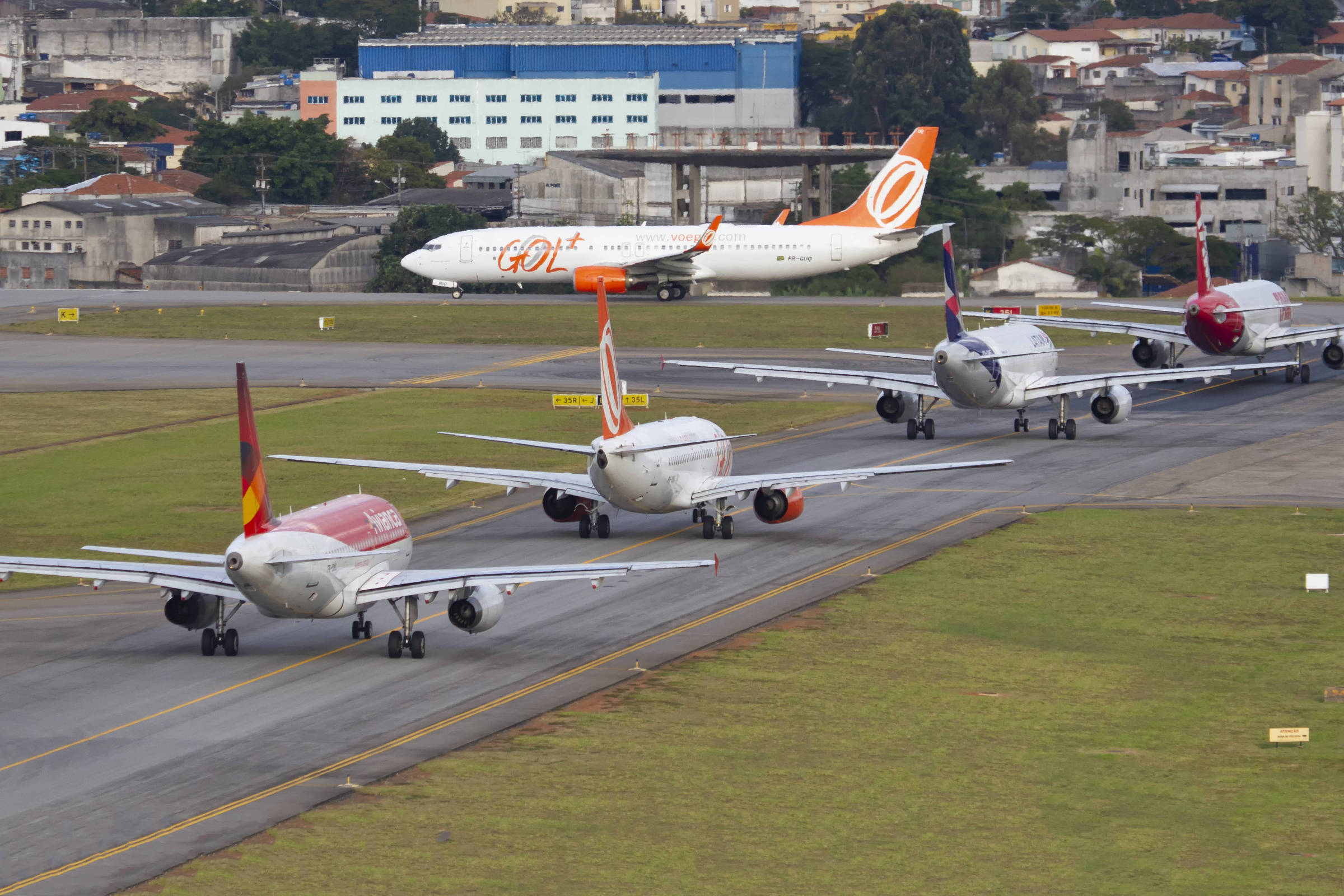 Read more about the article Obter autorização para operar serviços aéreos públicos regulares por empresa estrangeira