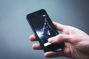 Read more about the article Qual o impacto de assinar a carteira dos motoristas da Uber?