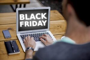 Read more about the article Esquenta Black Friday facilita golpes, e bancos dão 16 dicas para se proteger