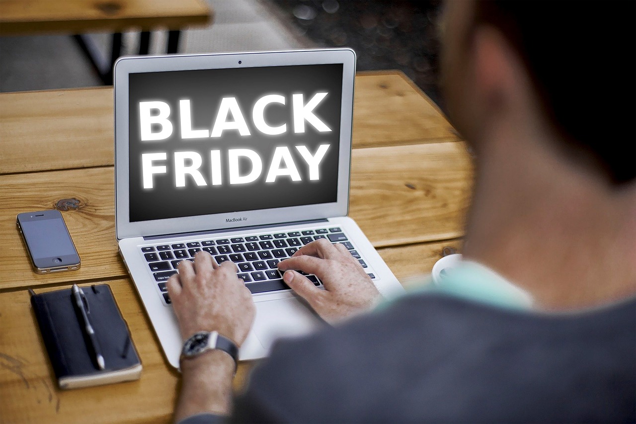 Read more about the article Esquenta Black Friday facilita golpes, e bancos dão 16 dicas para se proteger