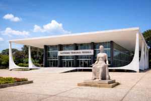 Read more about the article Ô Dr. Juvenil, Essa História de Exclusão do ISS da Base do PIS/COFINS É Séria Mesmo?